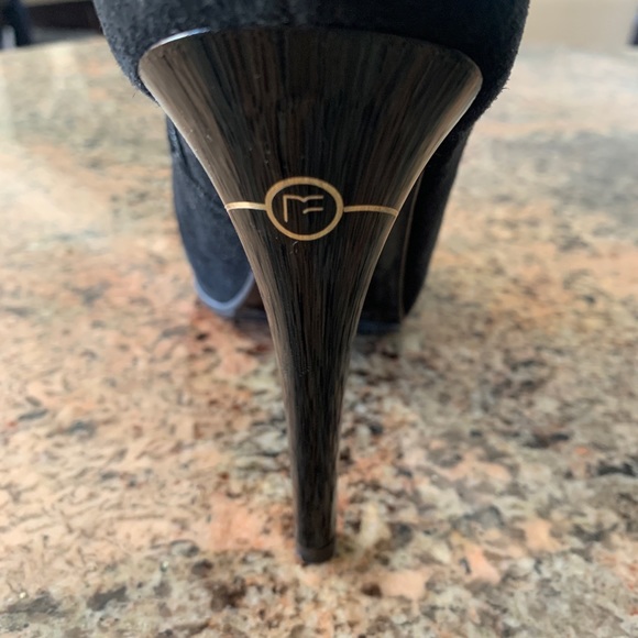 Marino Fabiani Black stiletto shoes made in Italy. Size 6. - Picture 4 of 5